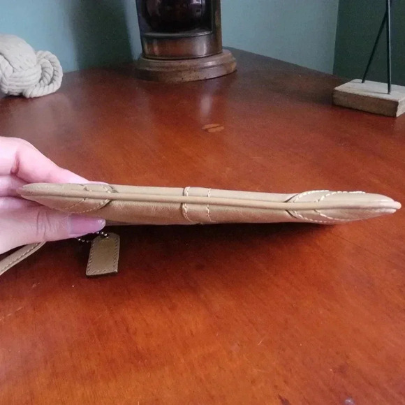 Coach Tan Leather Embossed Wristlet with Hangtag - Picture 7 of 14